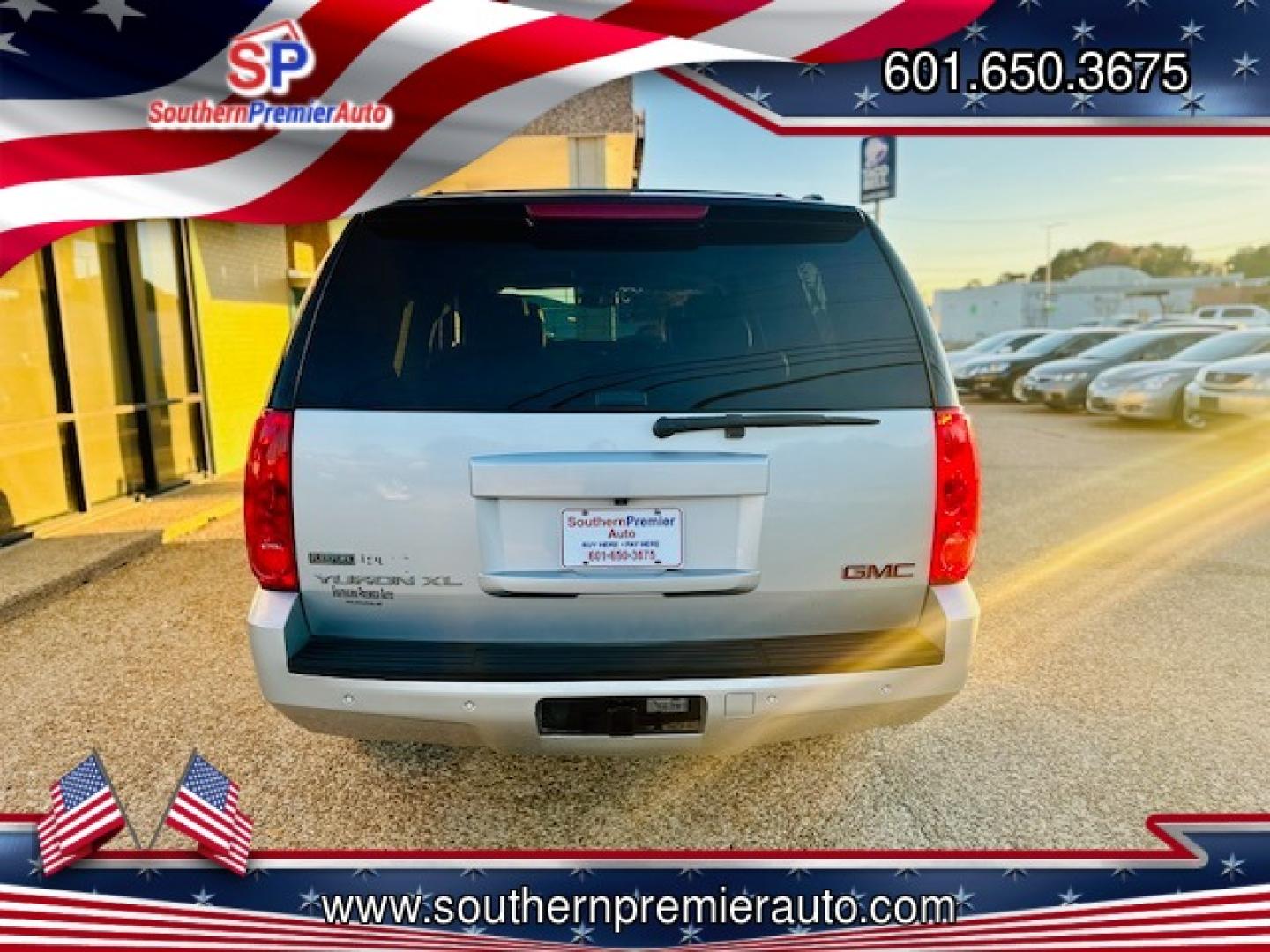 2011 SILVER GMC YUKON XL SLT1 SLT (1GKS2KE33BR) with an 5.3L V8 OHV 16V FFV engine, 4-Speed Automatic transmission, located at 922 W. Beacon St., Philadelphia, MS, 39350, (601) 650-3675, 32.770447, -89.127151 - Title: 2011 GMC Yukon XL SLT-1 1/2 Ton Year: 2011 Make: GMC Model: Yukon XL Engine: 5.3L V8 OHV 16V FFV Body: SPORT UTILITY 4-DR Transmission: 4-Speed Automatic Drive Type: 4WD Mpg City: 15 Mpg: 21 Trim: SLT-1 1/2 Ton - Photo#4